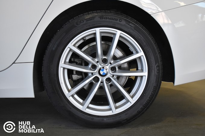 BMW 318d 48V Touring Business Advantage